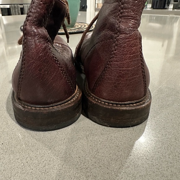 Men's Frye Leather Lace-Up Chukka Boots - Picture 5 of 9